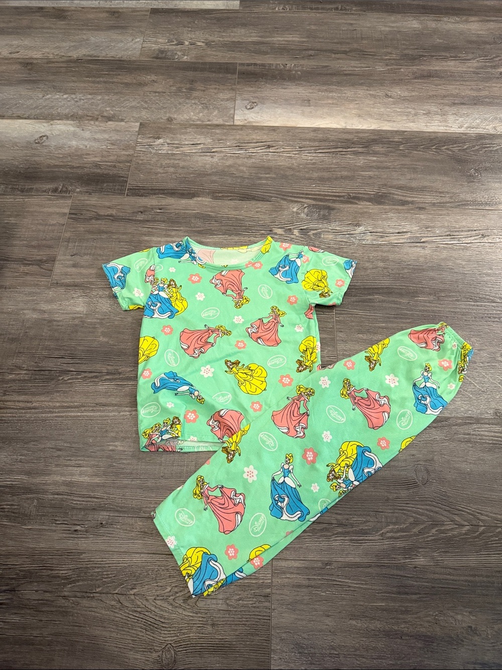 Girls' Green Princess Print Pajama Set